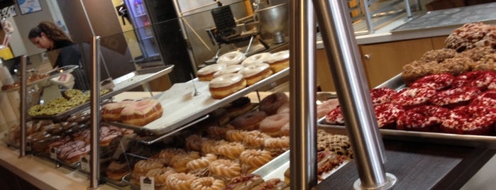 Donut Bar is one of Chris' OC/SD To-Dine List.