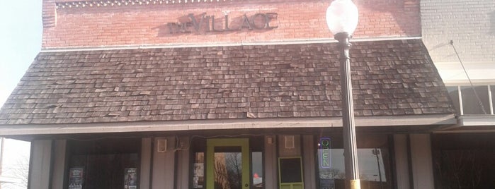 Village Cafe is one of Tempat yang Disukai Crispin.