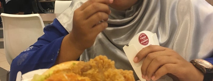 KFC is one of Top 10 dinner spots in Muar, Malaysia.