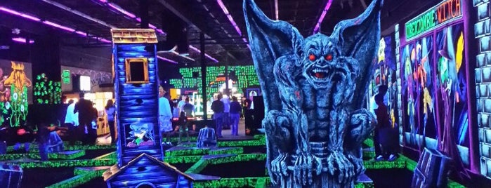 Monster Mini Golf is one of Kaylinaさんの保存済みスポット.