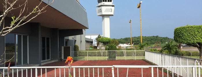 Aeropuerto Nacional El Tajín is one of Centrales y autopistas.