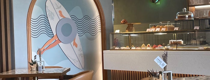 Risen Café and Artisanal Bakery, Palm Jumeirah is one of Dubai.Breakfast.