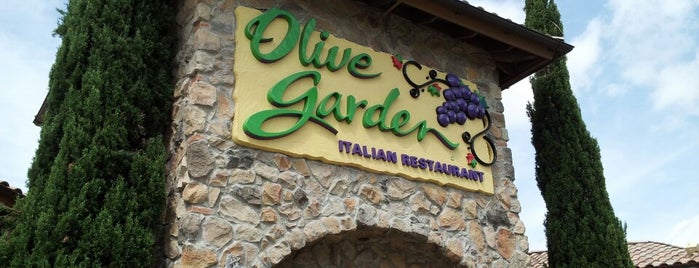 Olive Garden is one of Healthy Lunch.