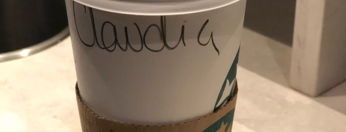 Starbucks is one of Orte, die Sandra gefallen.