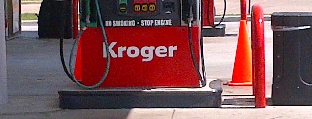 Kroger Fuel Center is one of Orte, die Joshua gefallen.