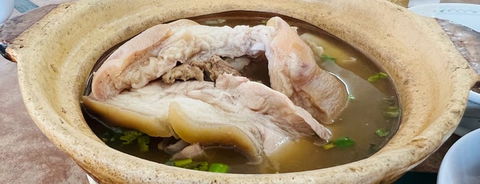 一心阁肉骨茶 Restoran Yi Xin Ge (Bak Kut Teh) is one of William 님이 좋아한 장소.