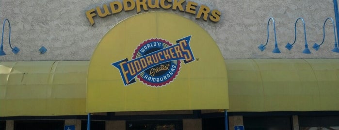 Fuddruckers is one of สถานที่ที่ Alejandro ถูกใจ.