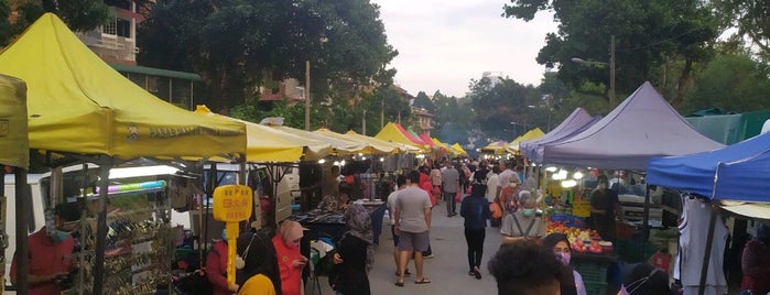Pasar Malam Seksyen 17 is one of Makan.