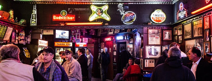 Richard's Bar is one of Bon Appétit City Guide to Chicago.