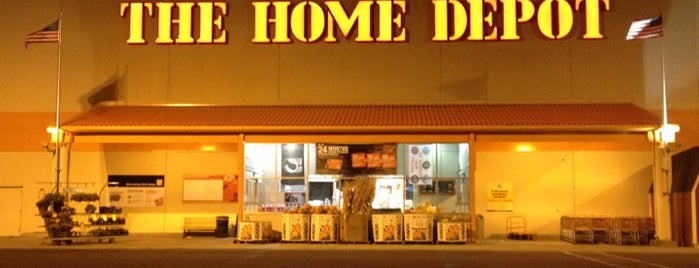 The Home Depot is one of Orte, die Jonathan gefallen.