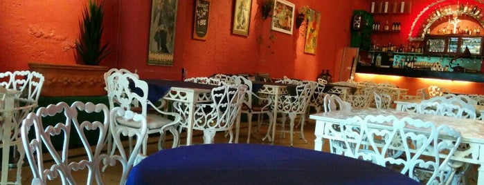 La Divina Comedia Resto Bar is one of Tempat yang Disukai Milena.