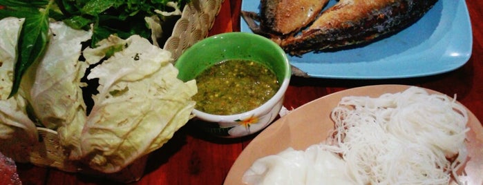 นัสรีน เมี่ยงปลาเผา is one of ร้านอาหารมุสลิม.