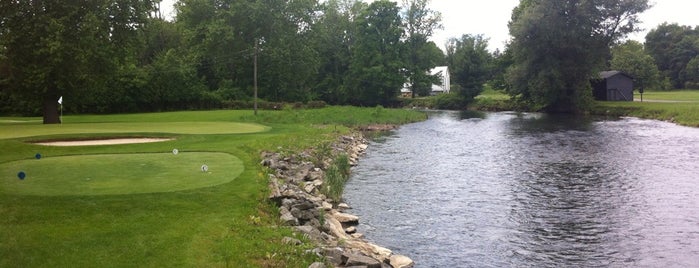 Clinton Country Club is one of BIRDIE BADGE.