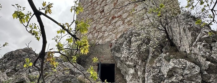 Kozí Hrádek is one of Tipy na výlet - Hrady, zámky a zříceniny.