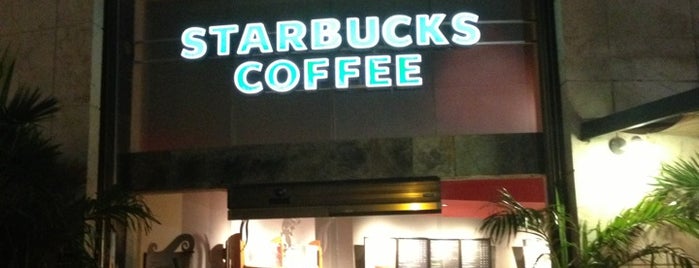 Starbucks is one of สถานที่ที่ Hugo ถูกใจ.