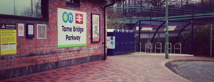 Tame Bridge Parkway Railway Station (TAB) is one of Locais curtidos por Elliott.