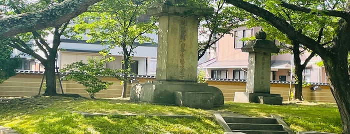 福岡藩主黒田家墓所 is one of 軍師官兵衛.