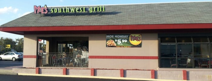 Moe's Southwest Grill is one of สถานที่ที่ Dave ถูกใจ.
