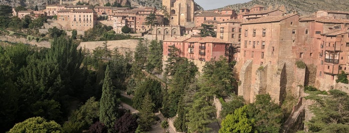 Hotel Albarracín is one of hotels.