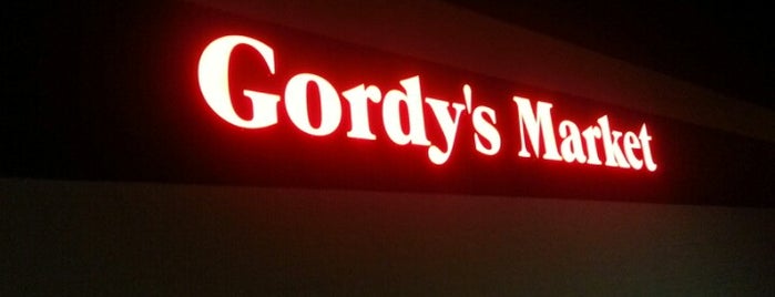 Gordy's County Market is one of Lugares favoritos de Cherri.