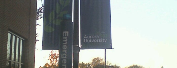 Aurora University is one of Shawna'nın Beğendiği Mekanlar.