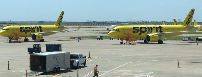 Gate E35 is one of US-Airport-DFW-2.