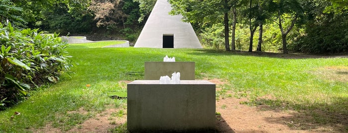 札幌芸術の森 野外美術館 is one of 遊ぶ.