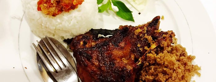 Bebek Kayu Tangan is one of 20 favorite restaurants.