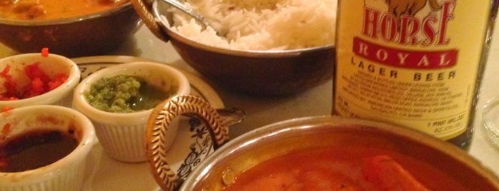 Taste of India is one of Locais curtidos por Morgan.