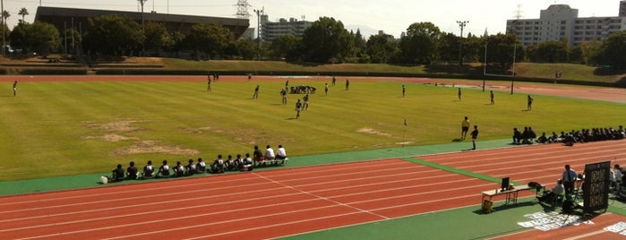 金岡公園 陸上競技場 is one of トレーニング.