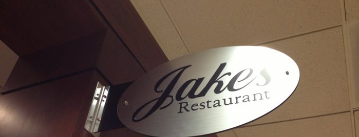 Jakes Restaurant And Bar is one of Orte, die Jessica gefallen.