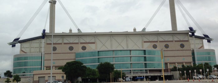 Alamodome is one of Estadios.