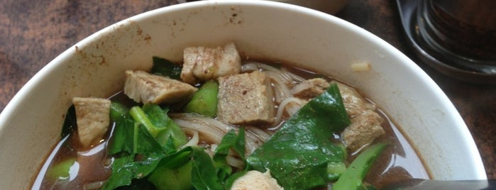 ชนสยาม is one of Cheap Eats & Street Food.