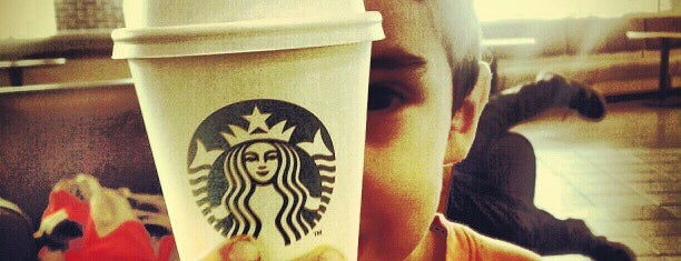 Starbucks is one of Locais curtidos por michelle.