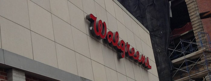 Walgreens is one of 💋Meekrz💋さんのお気に入りスポット.