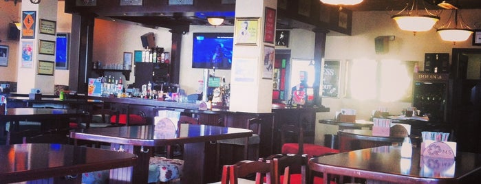 Paddy's Irish Restaurant & Pub is one of mekan.