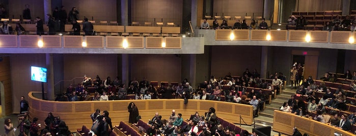 Chan Centre for the Performing Arts is one of Posti che sono piaciuti a Moe.