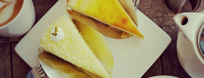 Sanmotoonge is one of The 15 Best Places for Cheesecake in Seoul.