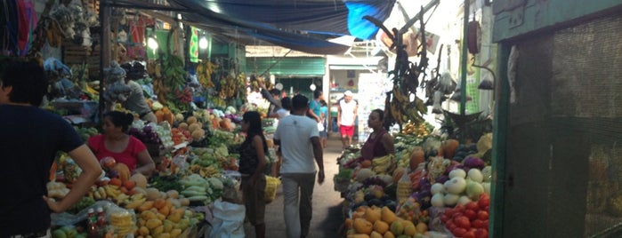 Mercado de la Sierra is one of Tempat yang Disukai Karla.