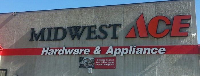 Midwest Ace Hardware is one of Brandi'nin Beğendiği Mekanlar.