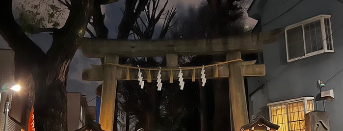 中目黒八幡神社 is one of 公園・庭園・寺社仏閣.