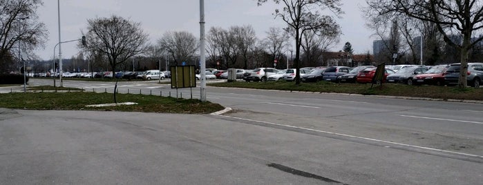 Parking Sava centra is one of Belgrad gezi durakları.