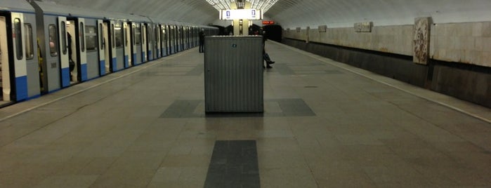 Остановка «Метро "Перово"» is one of สถานที่ที่ Zlodeev ถูกใจ.