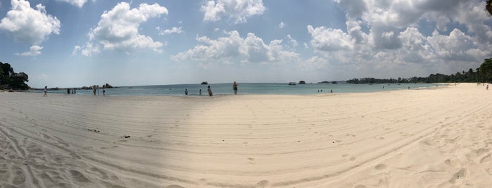 Beach @ Angsana Resort is one of Tempat yang Disukai Donn.