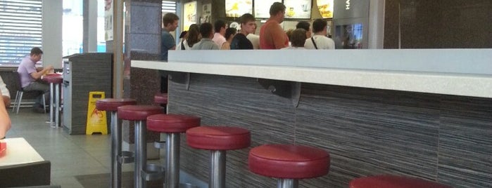 McDonald's is one of Orte, die Jano gefallen.