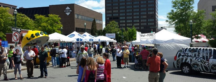 Taste Of Syracuse is one of Off-Campus Activities.