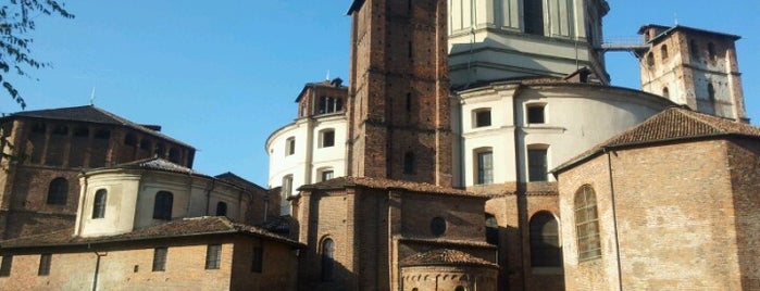 Basilica di San Lorenzo Maggiore is one of Milano Essentials.