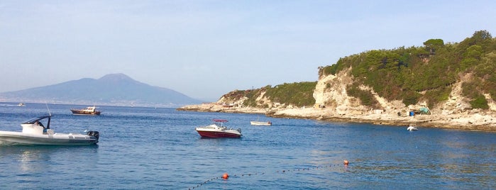 Baia di Puolo is one of Lugares favoritos de Maria.