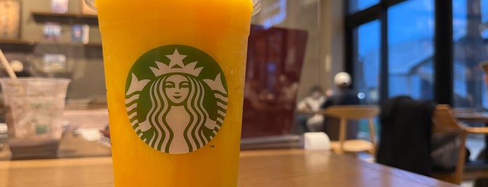 Starbucks is one of 飲食店類.