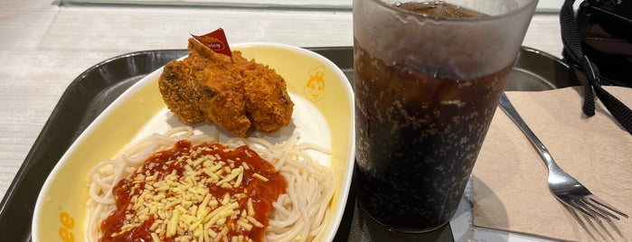 Jollibee is one of Christianさんのお気に入りスポット.